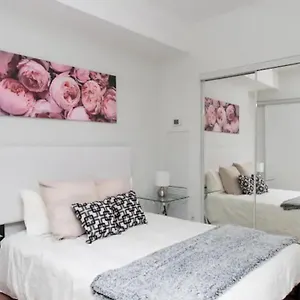 Appartement Kashaneh At Ice, Toronto