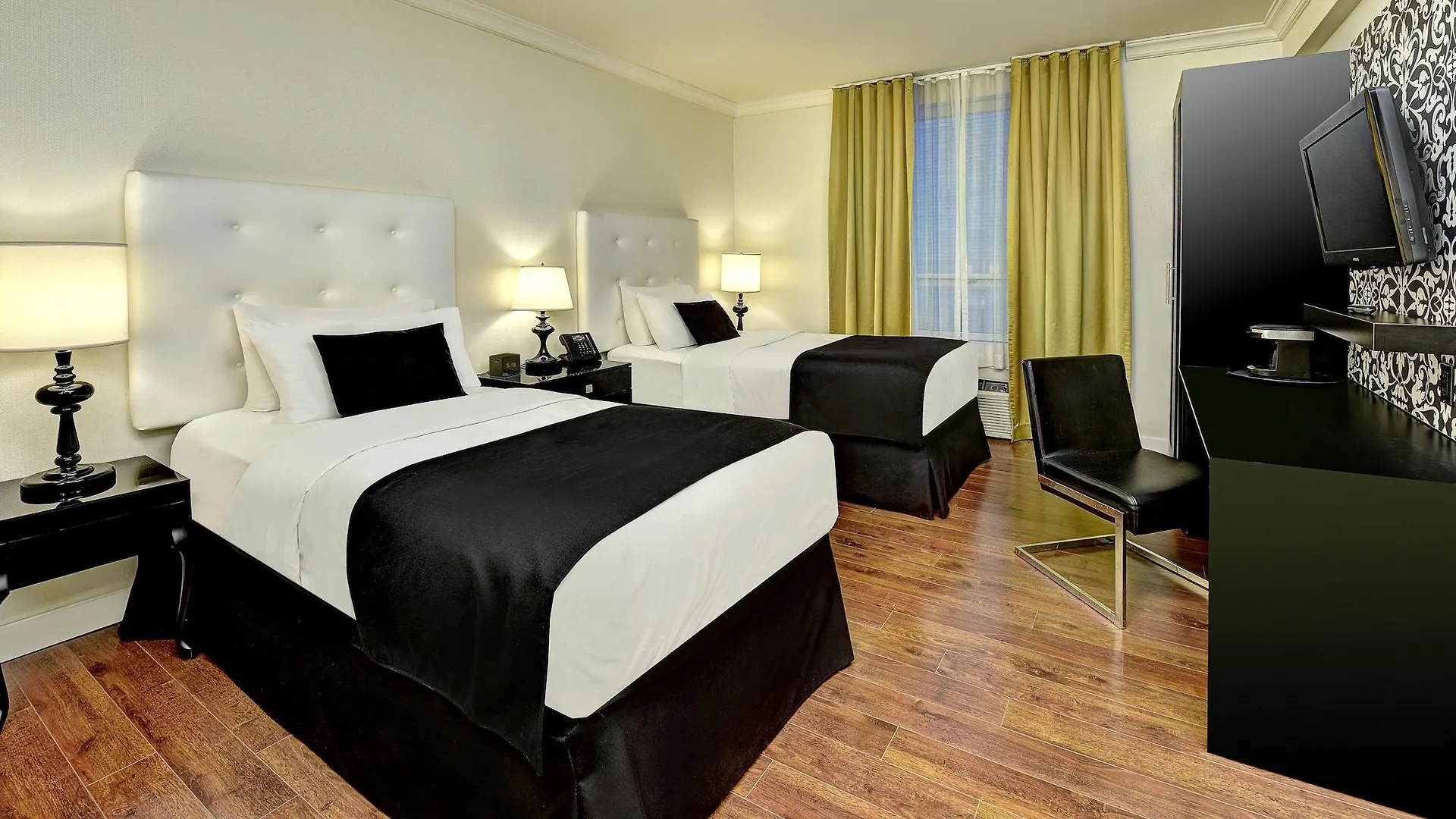 Hotel Victoria Торонто