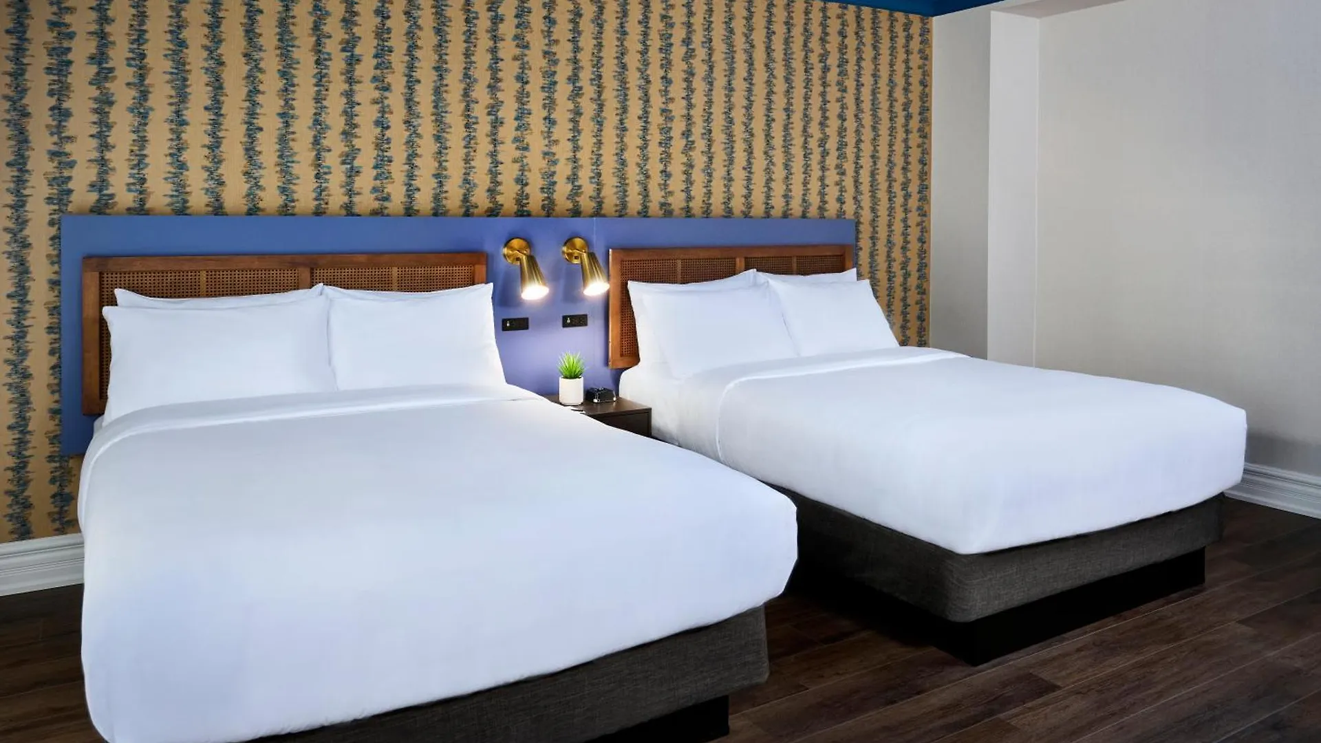 Hotel Victoria Торонто 3*,