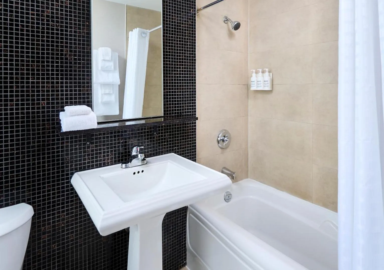Hotel Victoria Торонто